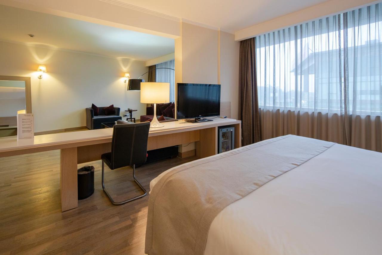 Wyndham Concepcion Pettra Hotel Kültér fotó Deluxe Room