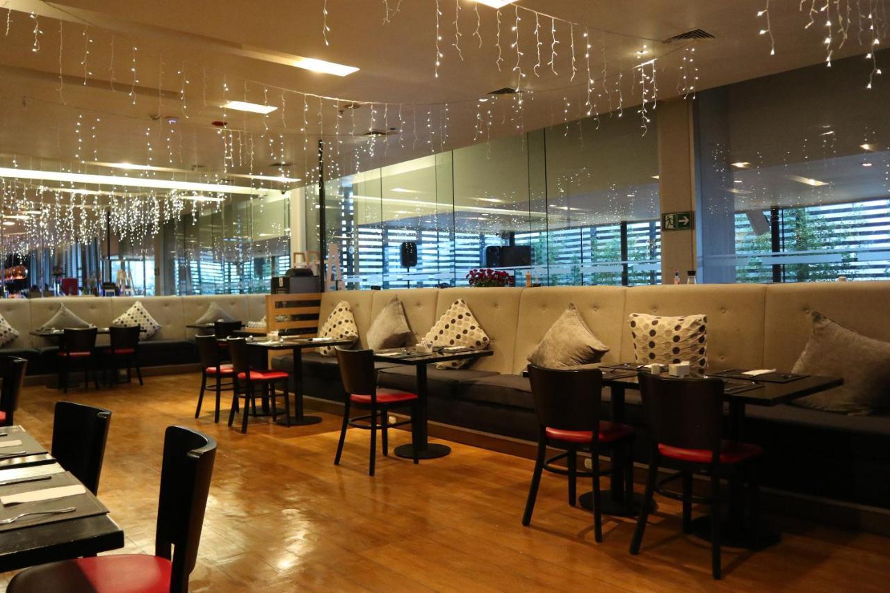 Wyndham Concepcion Pettra Hotel Kültér fotó The interior of the restaurant