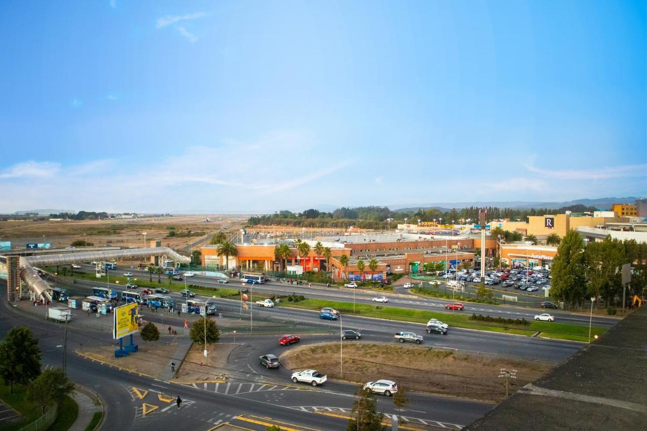 Wyndham Concepcion Pettra Hotel Kültér fotó The Mall at Sierra Vista